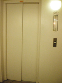Foto 7. Acceso al ascensor