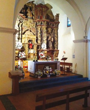 Foto 4. Vista del interior del templo. altar