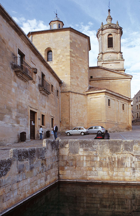 Exterior monasterio Santo Domingo de Silos