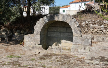 FUENTE. PEÑAPARDA