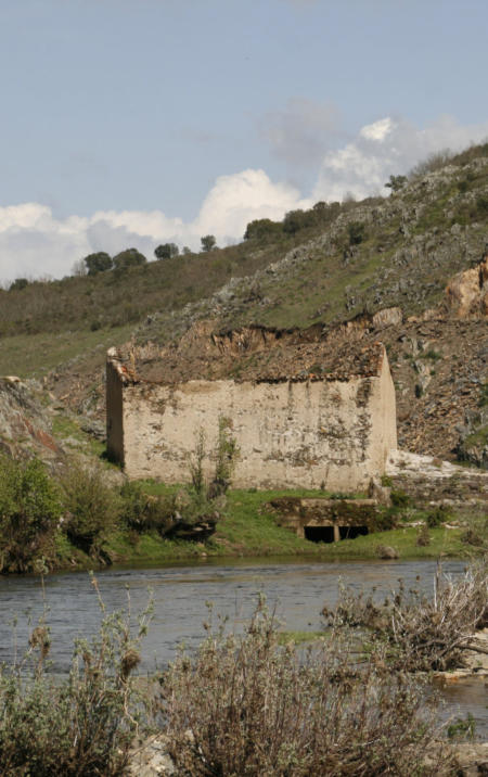 MOLINO (SUMERGIDO) FUENTEGINALDO