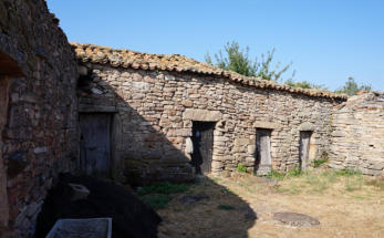 CORRALES. TRABANCA