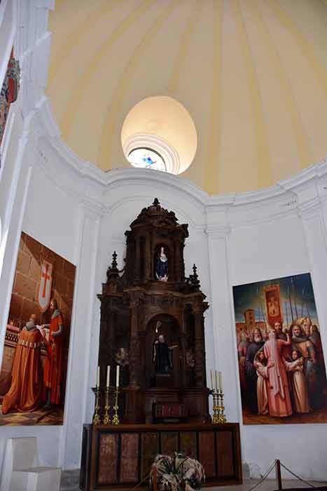 Retablo del abad Sisebuto en la Capilla de los Héroes