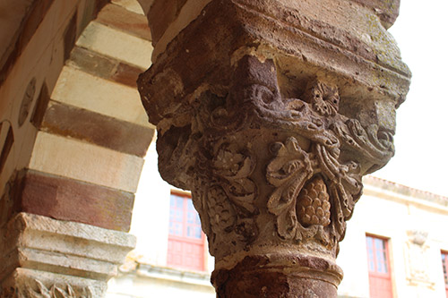  Detalle de capitel Claustro de los Mártires