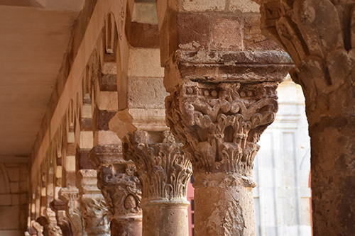 Capiteles panda románica Claustro de los Mártires