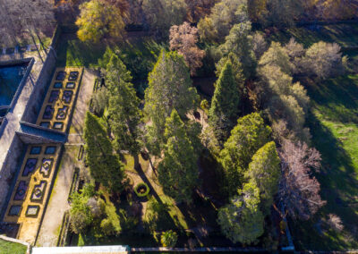 Vista aérea del jardín romántico y terraza de los bojes