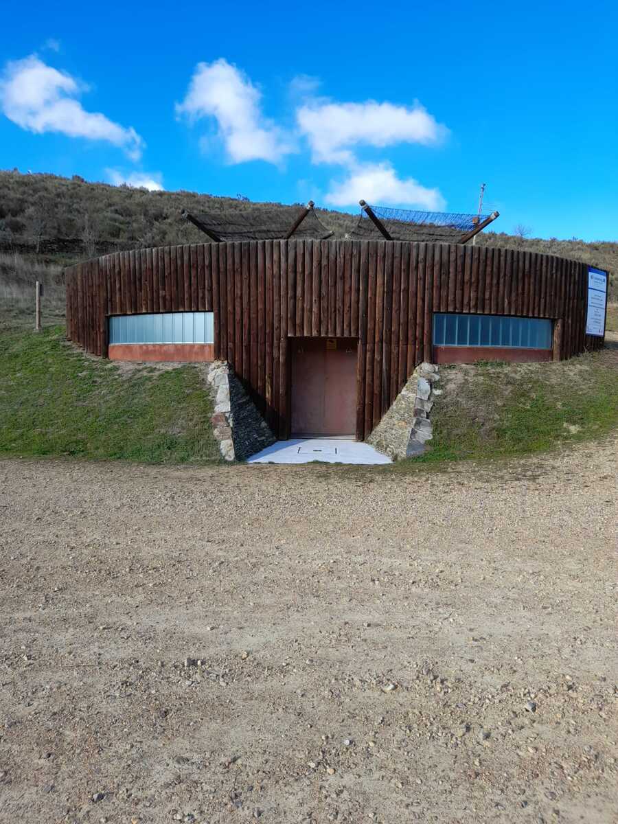 REPARAÇÃO EXTERIOR DA AULA DE SIEGA VERDE