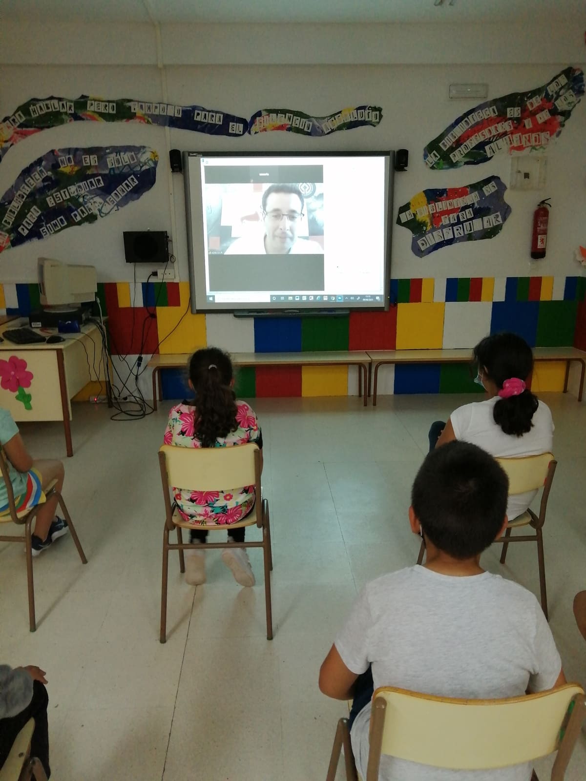 CONFERÊNCIAS E OFICINAS EN CENTROS EDUCATIVOS