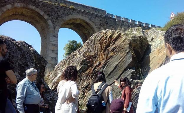 Los expertos buscan bajo el agua más datos sobre Siega Verde